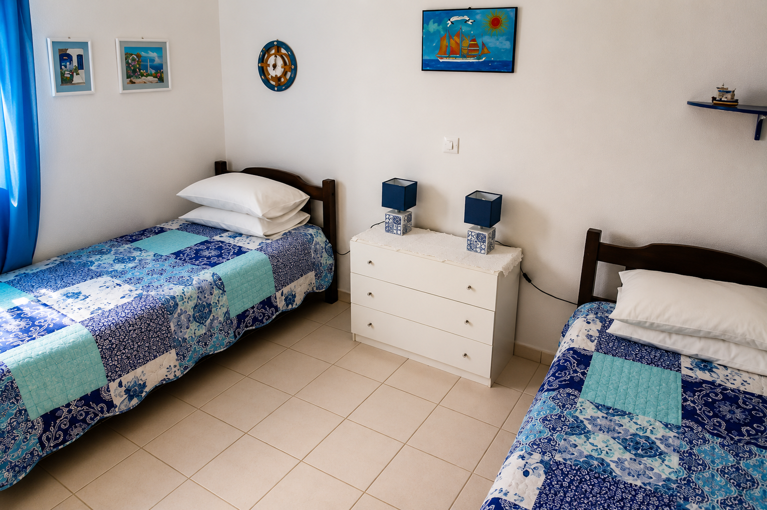 Kleo House twin bedroom